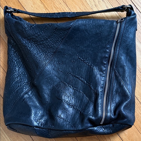 Marc by Marc Jacobs Black Shoulder Bag with Silver Zipper Details - Picture 7 of 7